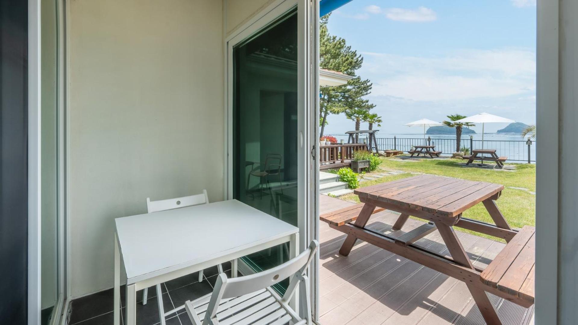 Namhae Sea Stay N Pet Pension Room photo