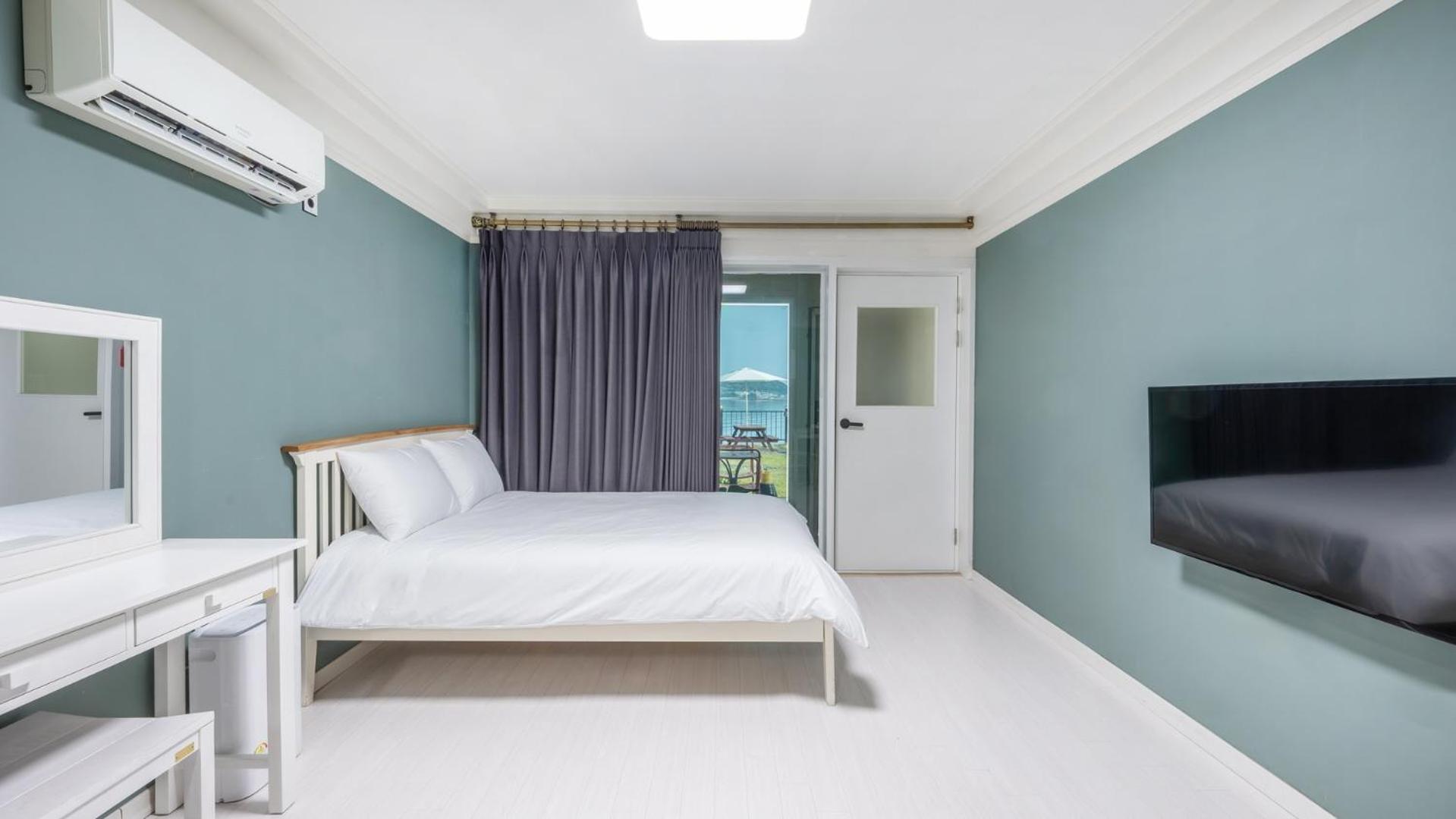 Namhae Sea Stay N Pet Pension Room photo