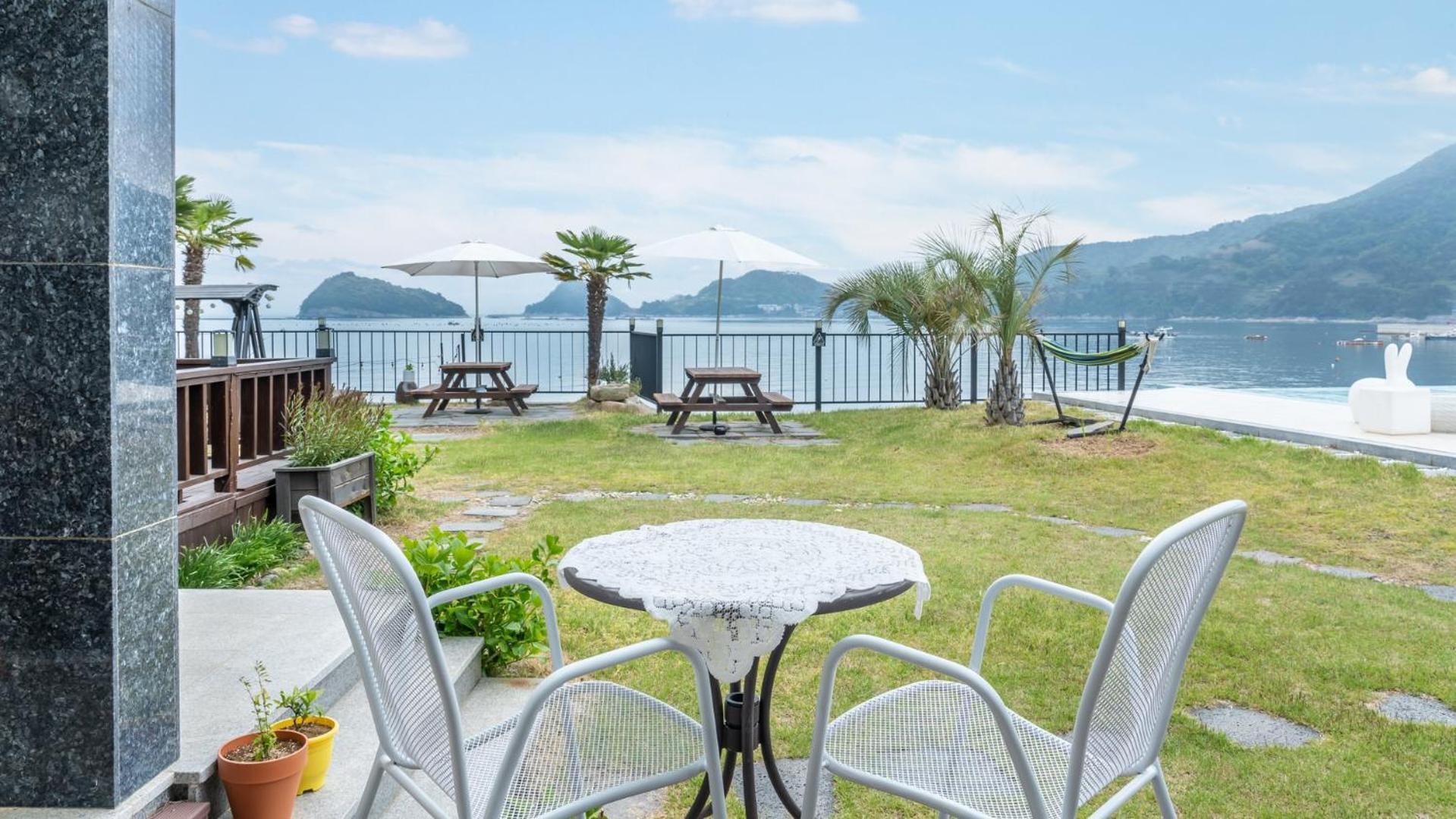 Namhae Sea Stay N Pet Pension Room photo