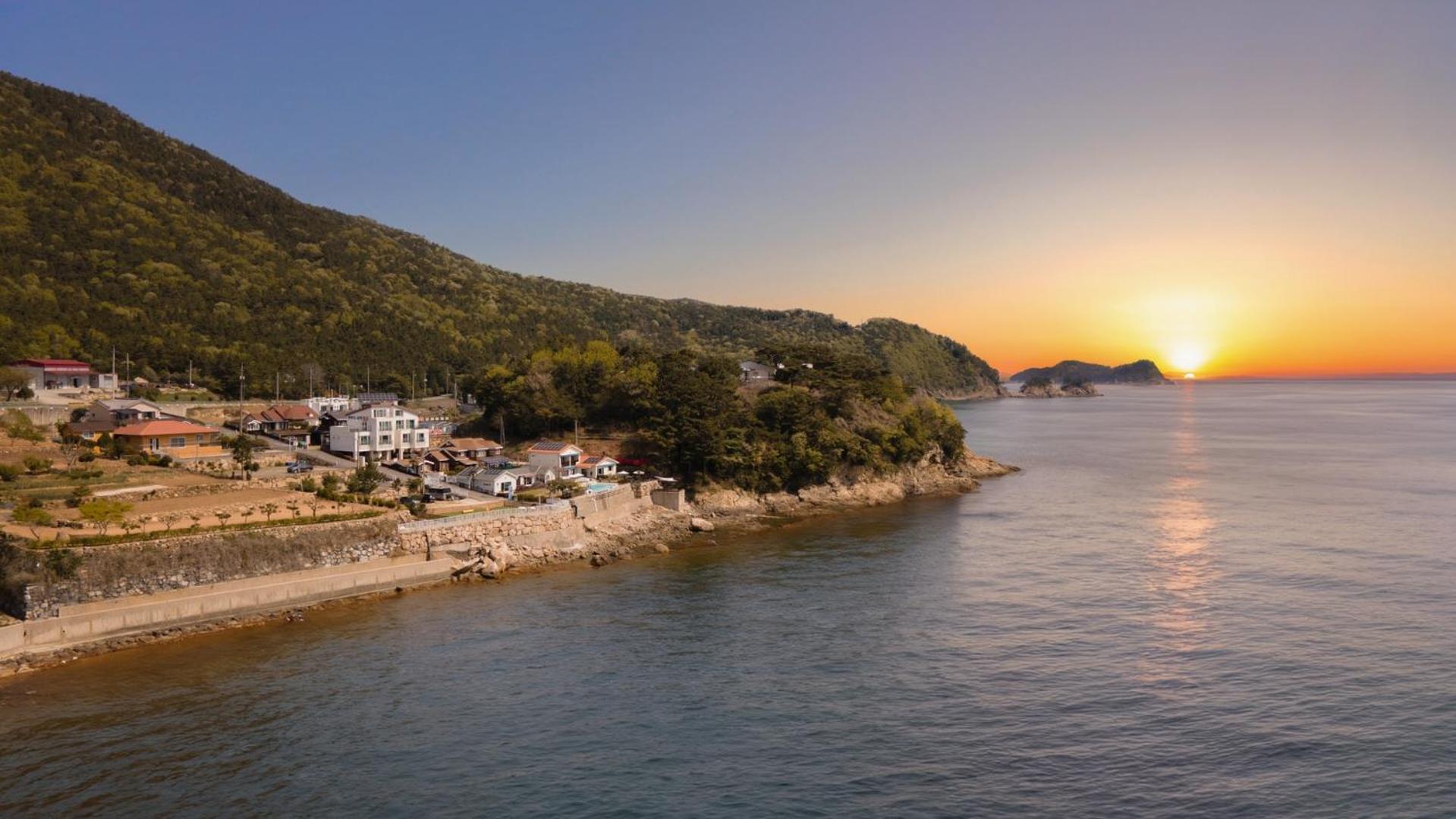 Namhae Sea Stay N Pet Pension Exterior photo