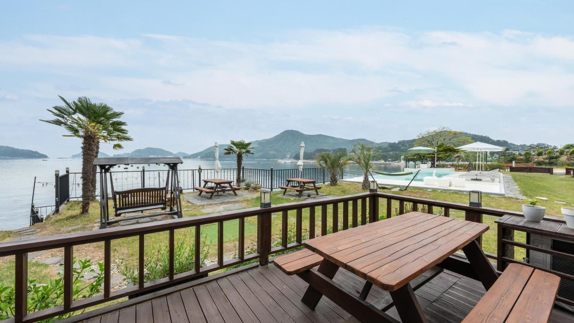 Namhae Sea Stay N Pet Pension Room photo