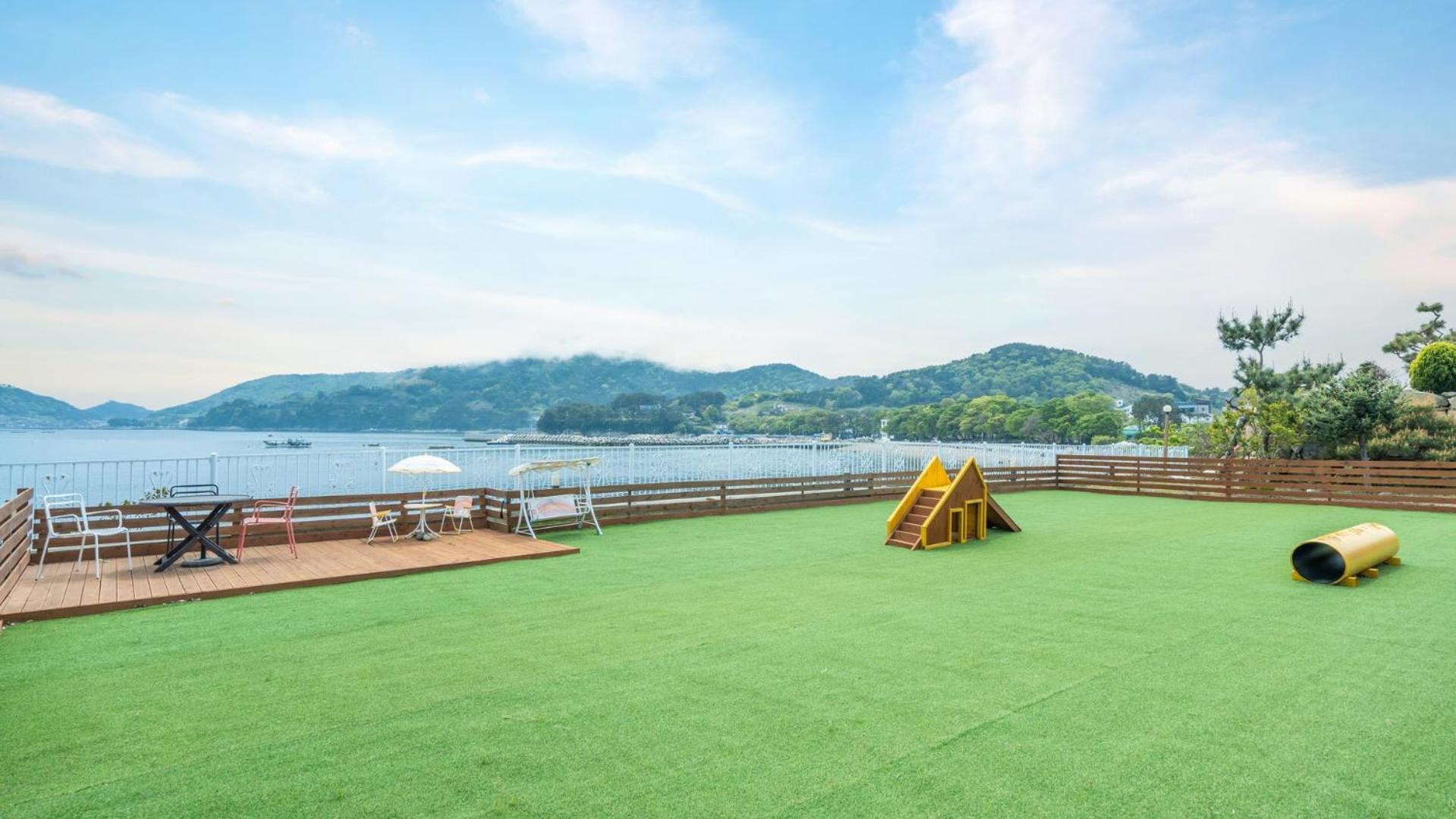 Namhae Sea Stay N Pet Pension Exterior photo